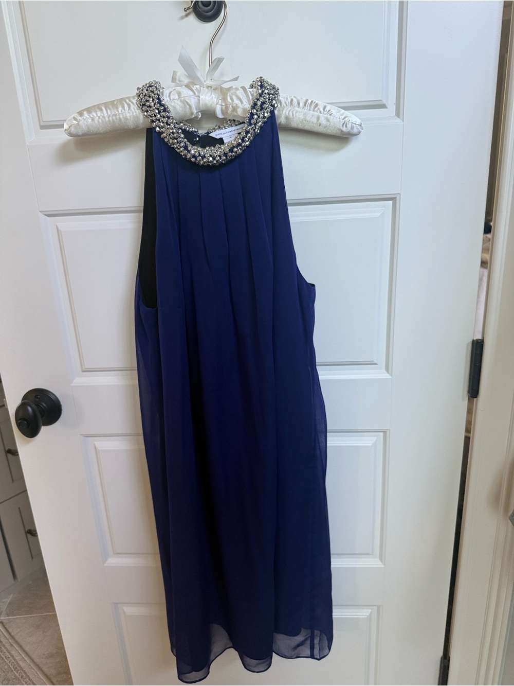 Diane Von Furstenberg Navy Blue Sleeveless Beaded Neck Dress size 6